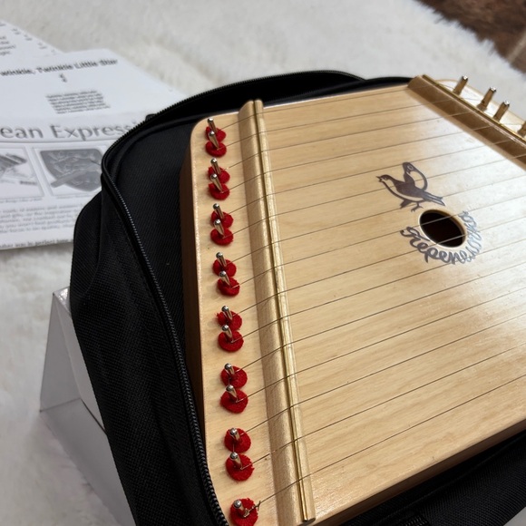 European Expressions Style Lap Harp in Natural Wood with Red Tuning Pins - Picture 6 of 17